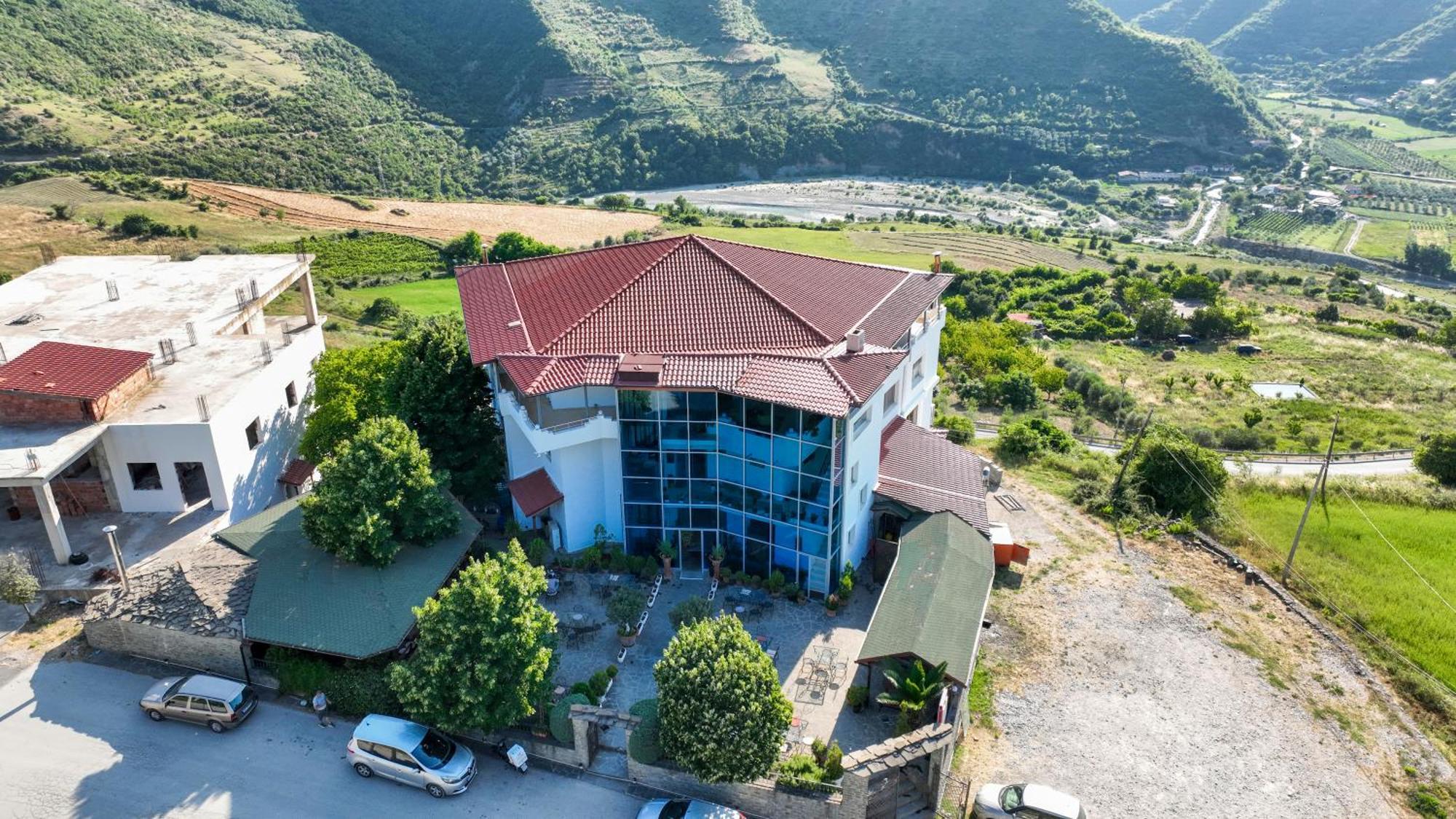 Hotel Kanione Cerenisht Exterior foto
