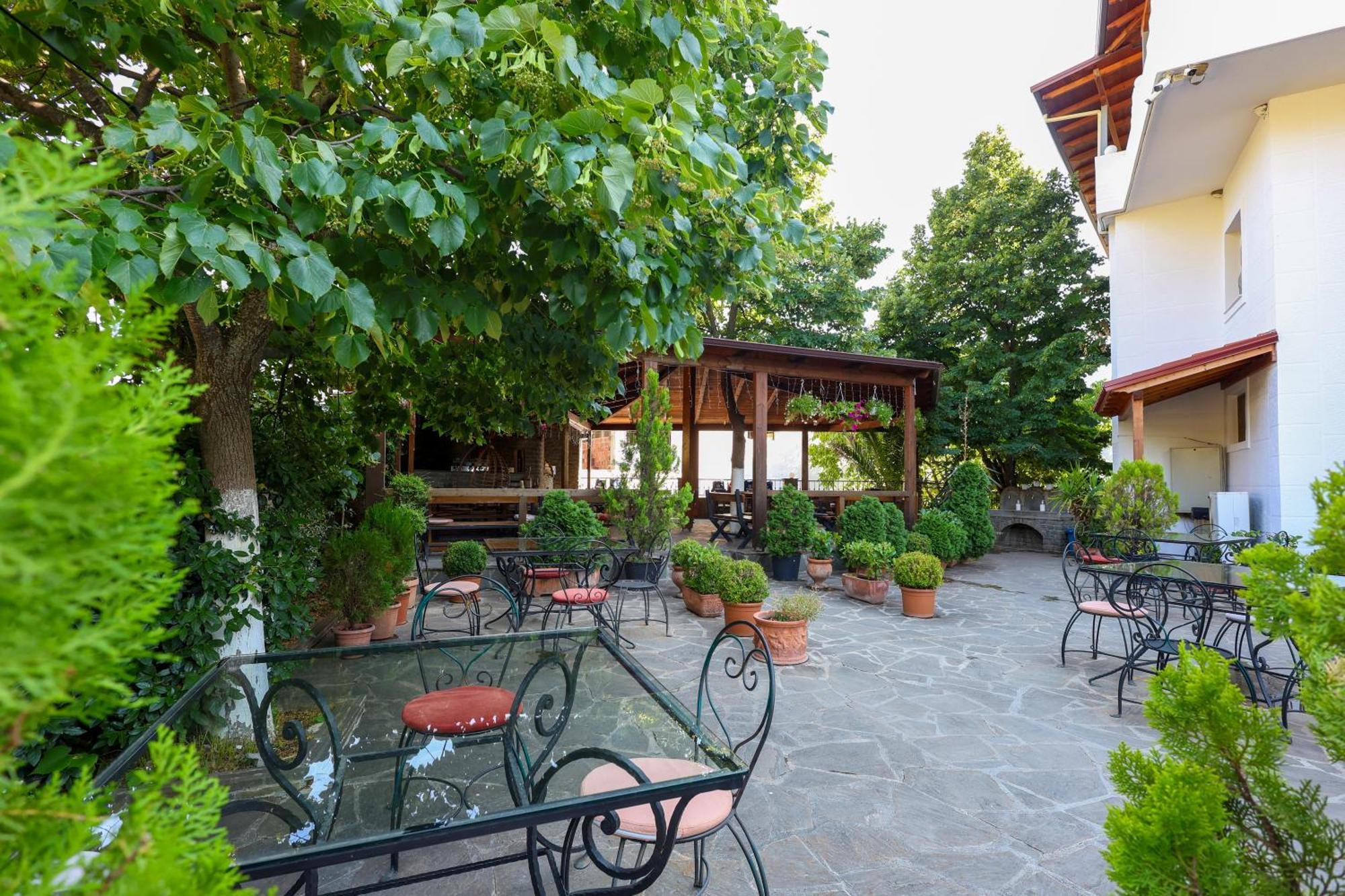 Hotel Kanione Cerenisht Exterior foto